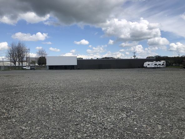 Gaveled & Secure Yard in Albany: 148 41st Ave SE, Albany, OR 97322